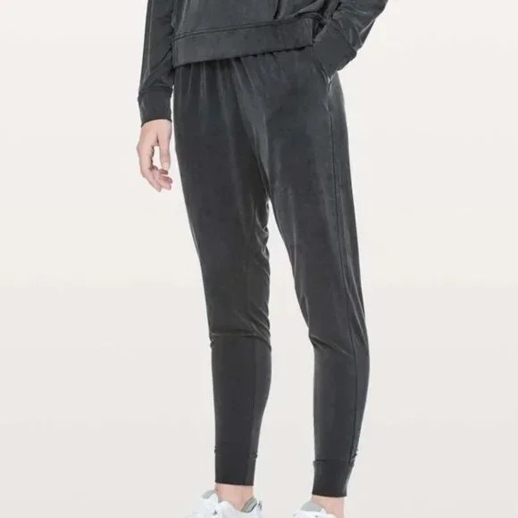 Lululemon Lab NEW NWT Black Schema Joggers - Picture 2 of 9